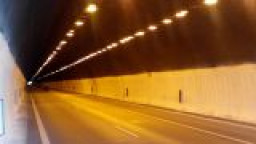 Утре от 9:30 ч. до 15:30 ч. движението за Варна в тунел „Правешки ханове“ на АМ „Хемус“ ще е в една лента. Шофирайте внимателно!
