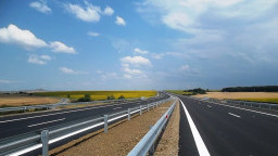 Движението при 133-ти км на АМ „Тракия“ ще се осъществява двупосочно в платното за Бургас за ремонт на надлеза за Раковски